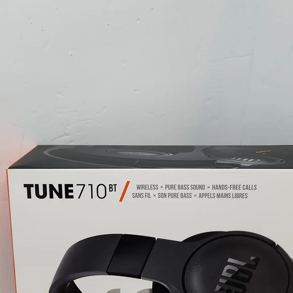 JBL PURE BASS WIRELESS HEADPHONES,   TUNE 710BT, BLACK - Picture 7 of 8